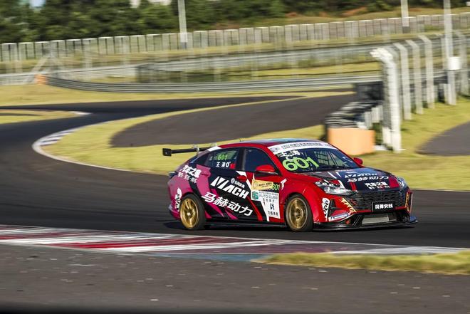 关于最新战报：赛车豪取连胜，冠军在望的信息