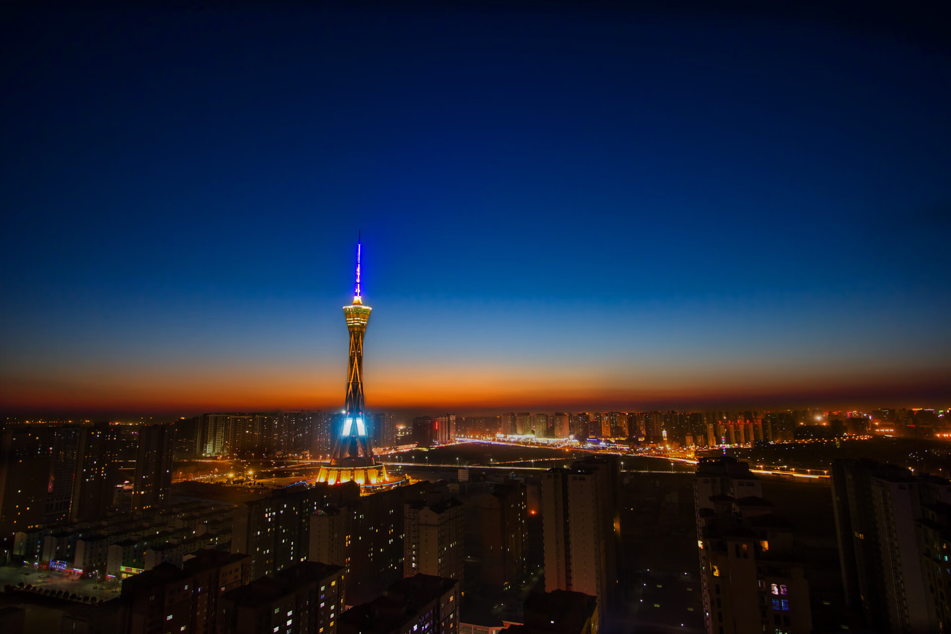 尤文闪电战击溃勒沃库森,阿克化身无解杀器,对手防线彻底破碎